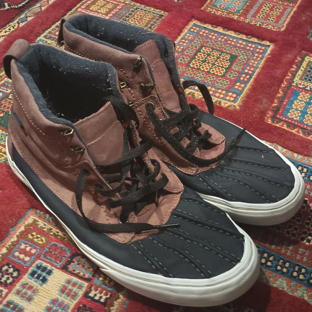 Vans x 3M Scotchgard Collab - Rain-Proof Mid-Tops - Size 11.5 Mens - Burgundy